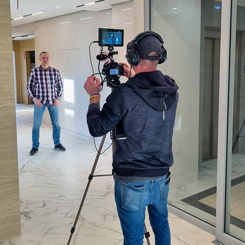 Film reklamowy dla firmy — plan zdjęciowy Solvefilm Studio Kielce